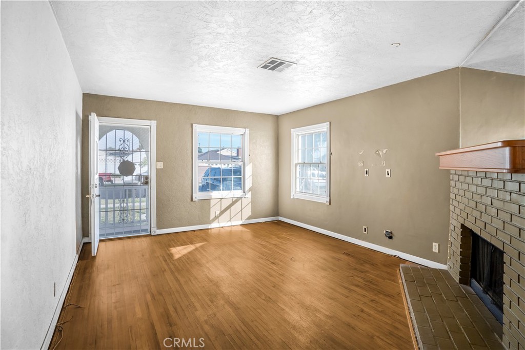 15433 Sylvanwood Avenue