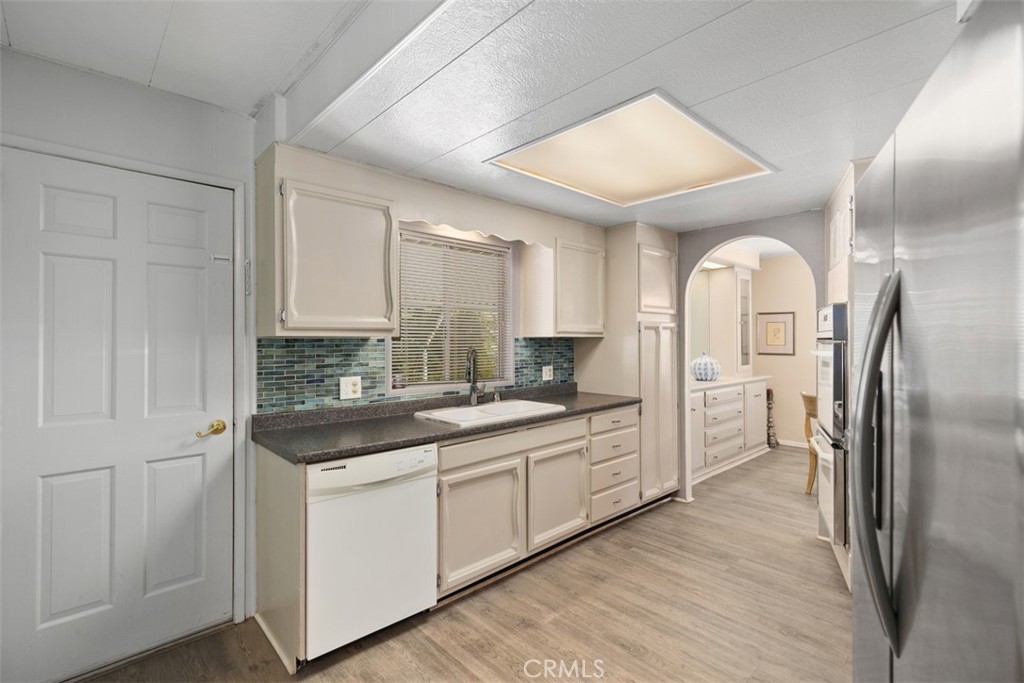 32302 Alipaz Street 248