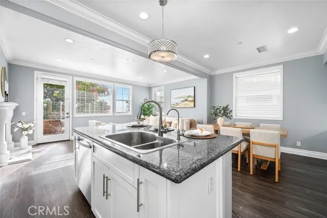 8112 E Loftwood Lane