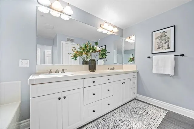 8112 E Loftwood Lane