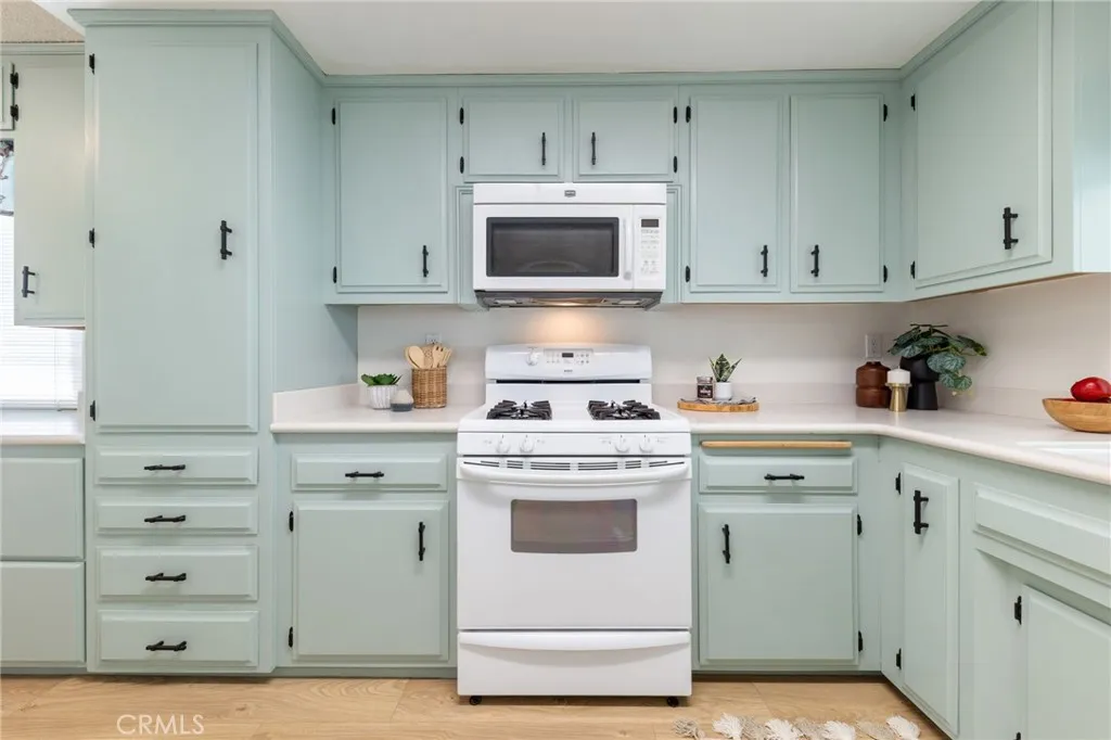 2218 El Rancho Circle