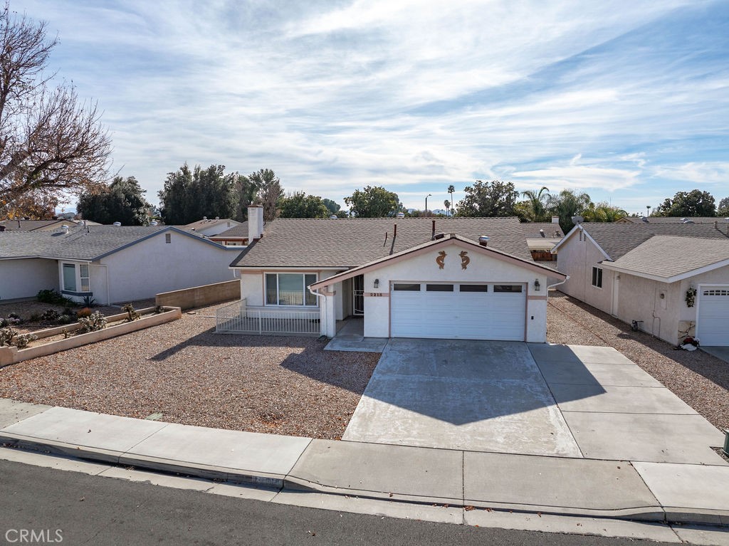 2218 El Rancho Circle