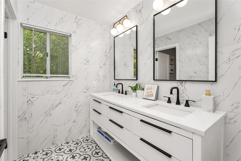 25091 Stonegate Lane