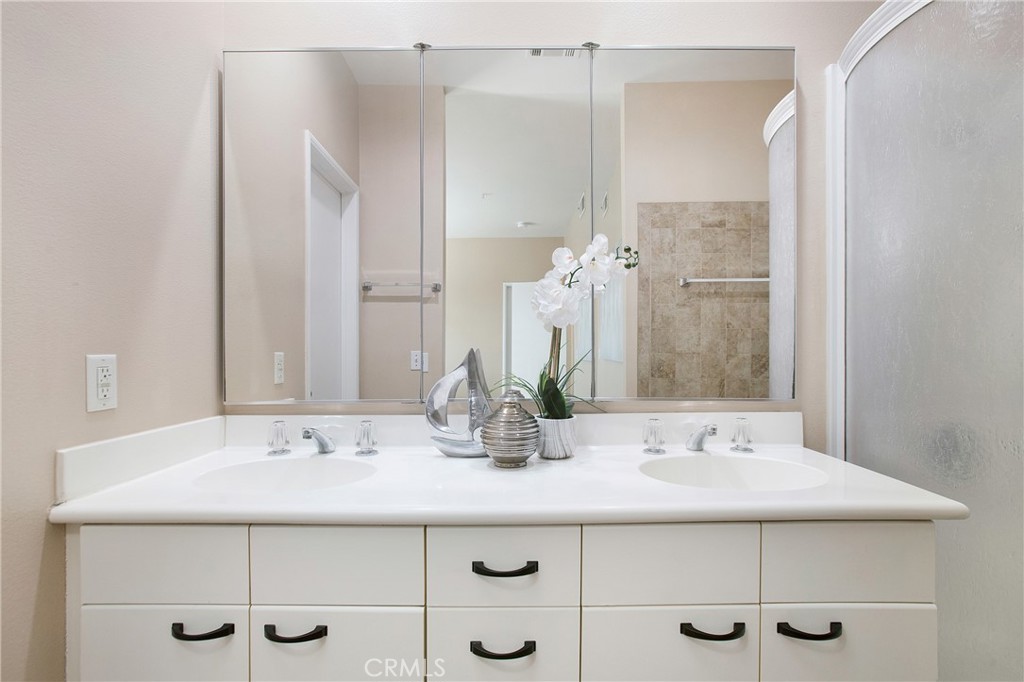 111 Calle De Los Ninos