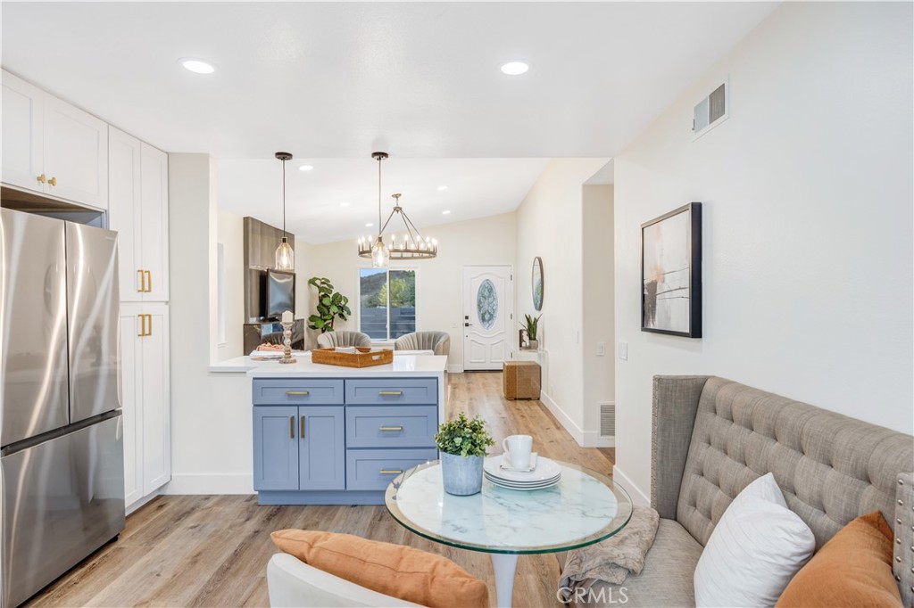 22591 Via Santa Maria