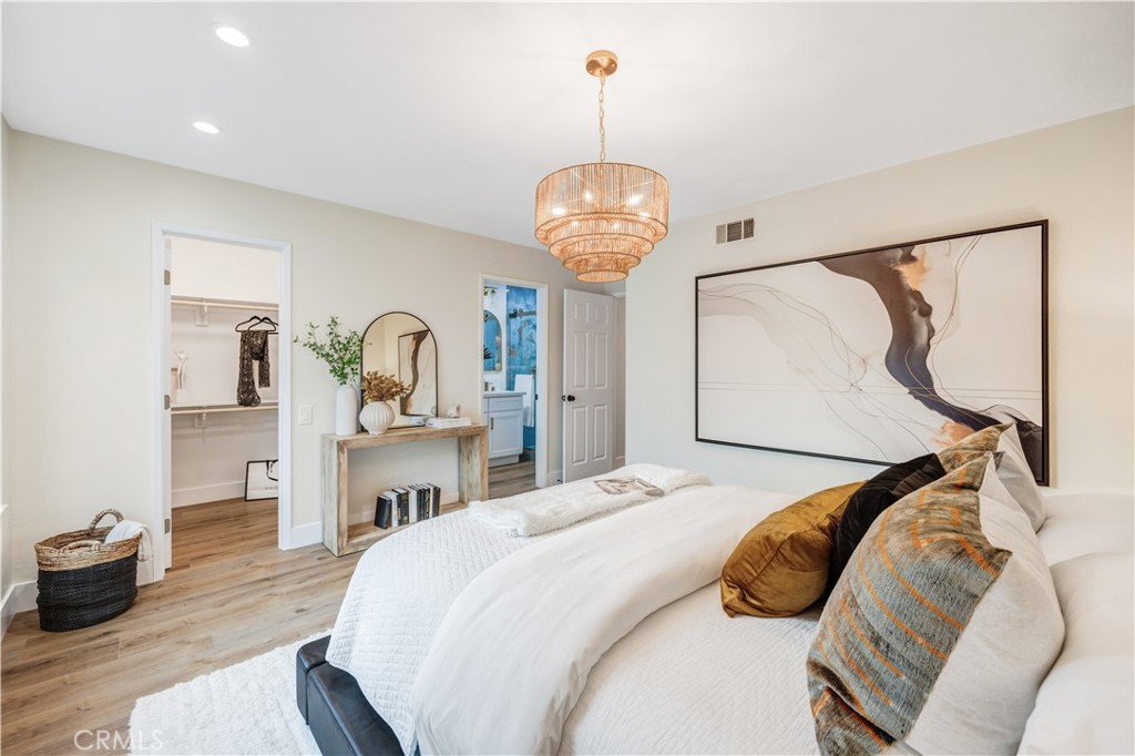 22591 Via Santa Maria