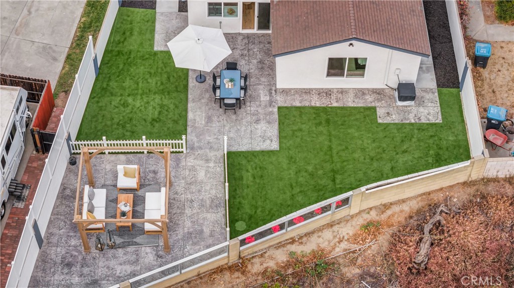 22591 Via Santa Maria