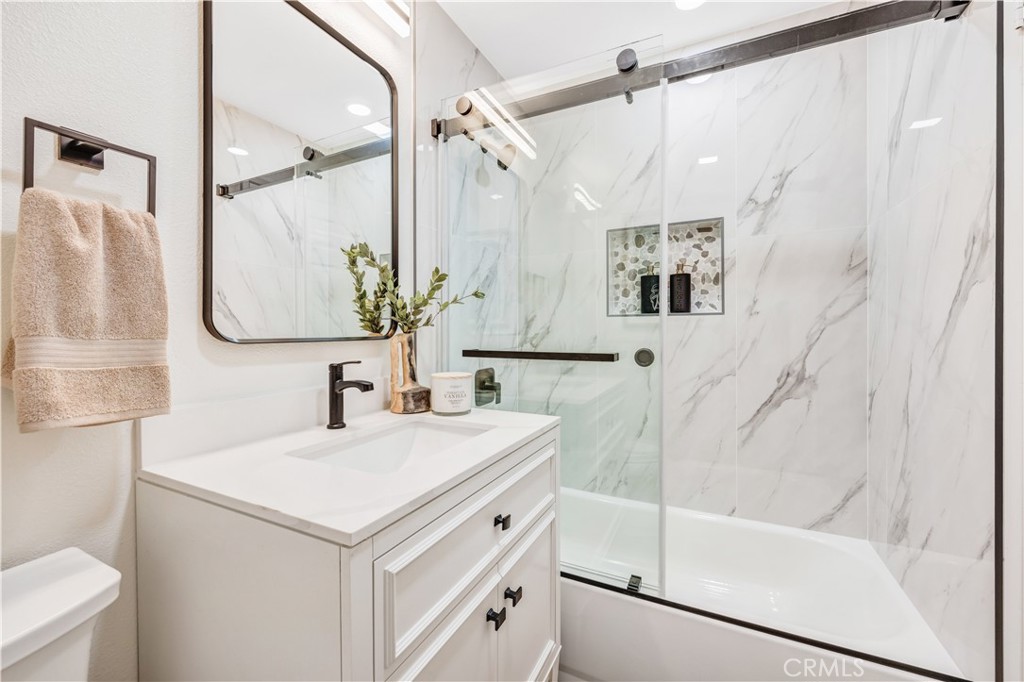 22591 Via Santa Maria