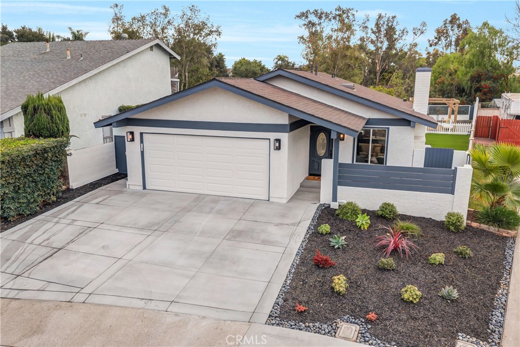 22591 Via Santa Maria