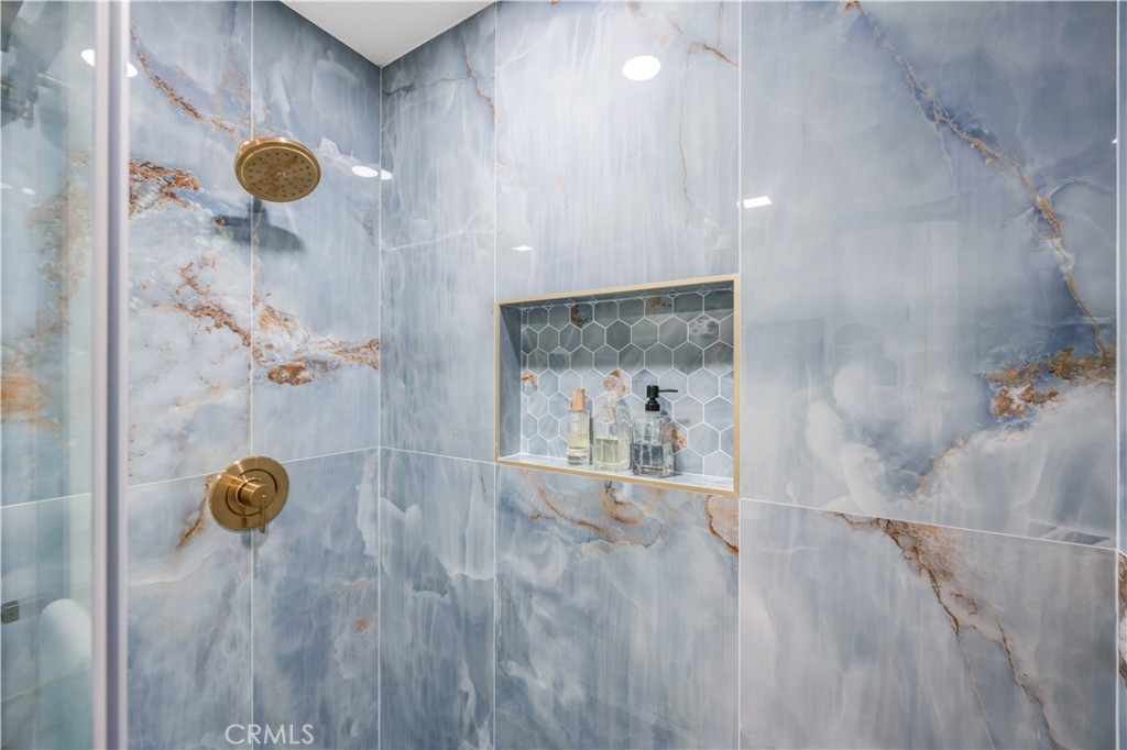 22591 Via Santa Maria