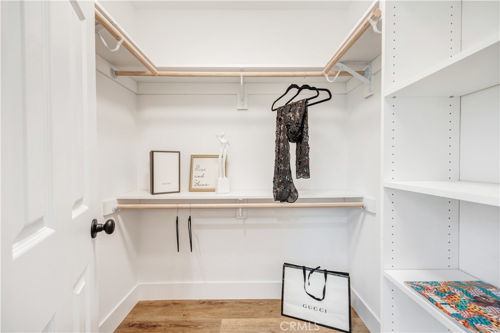 22591 Via Santa Maria