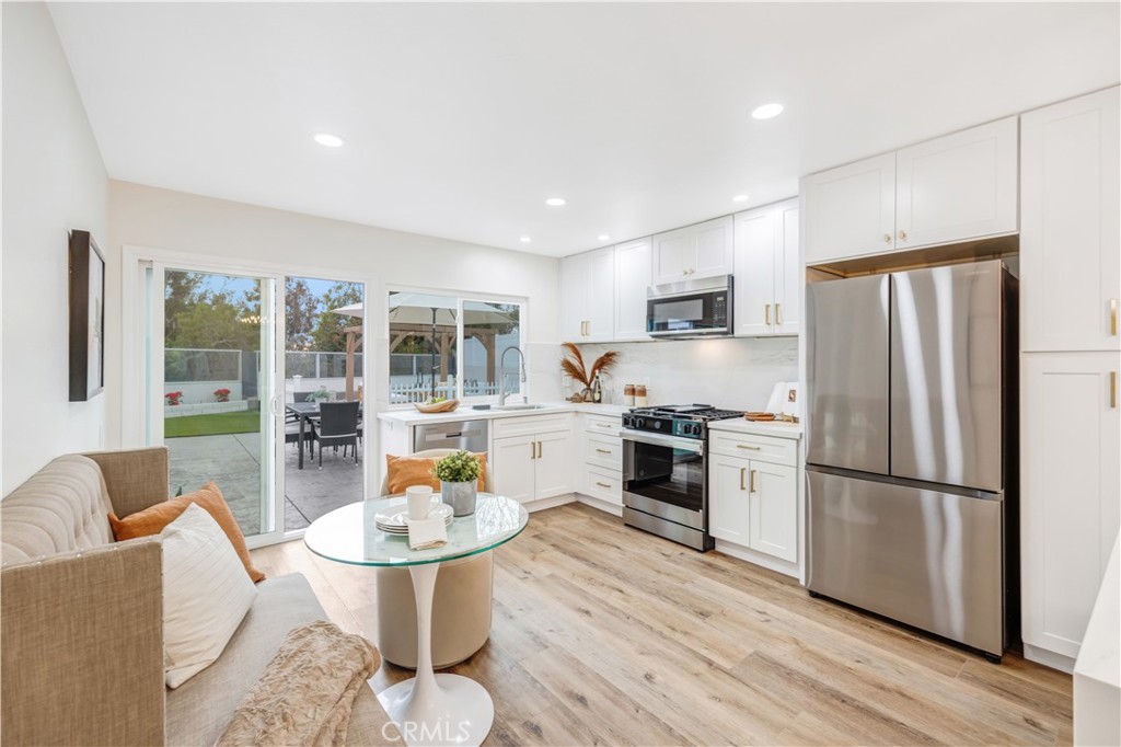 22591 Via Santa Maria