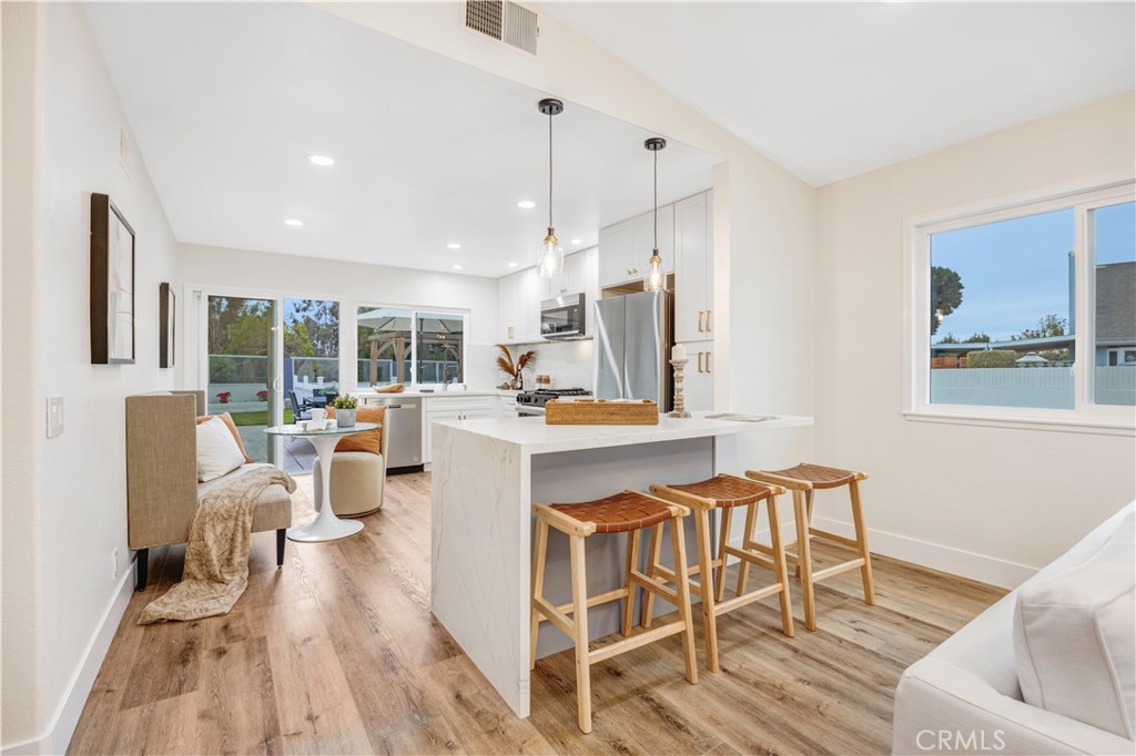 22591 Via Santa Maria