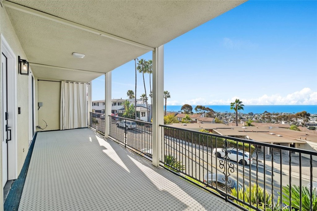 201 S La Esperanza R9