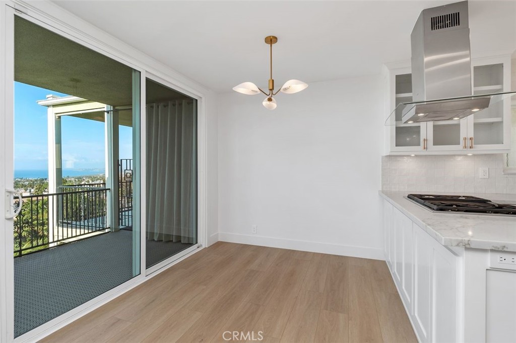 201 S La Esperanza R9