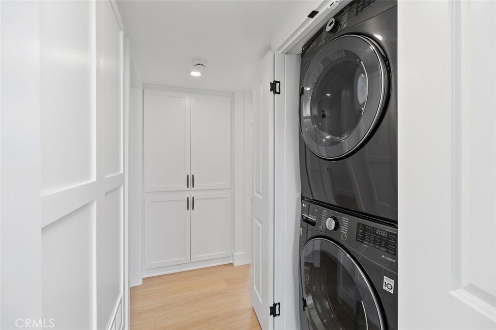 201 S La Esperanza R9