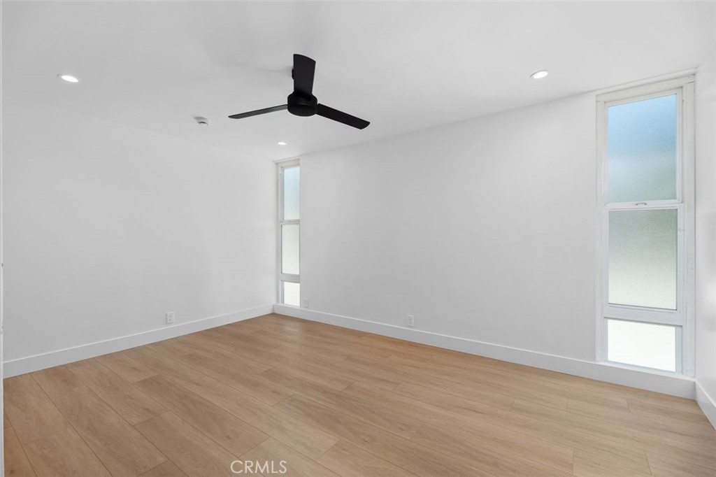 201 S La Esperanza R9