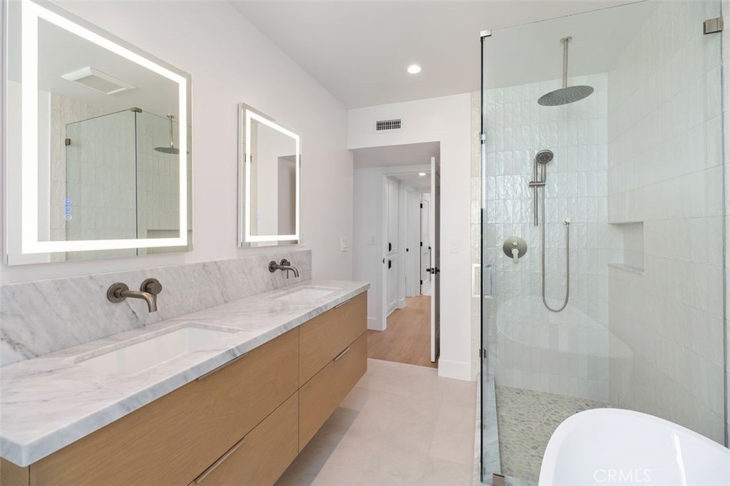 201 S La Esperanza R9