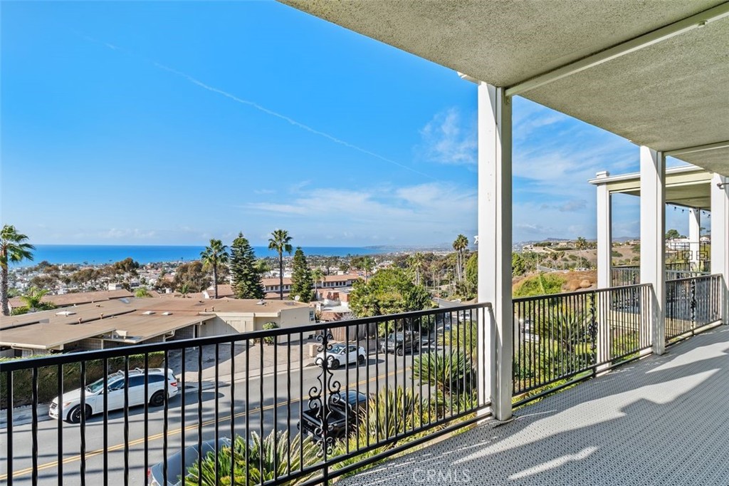 201 S La Esperanza R9