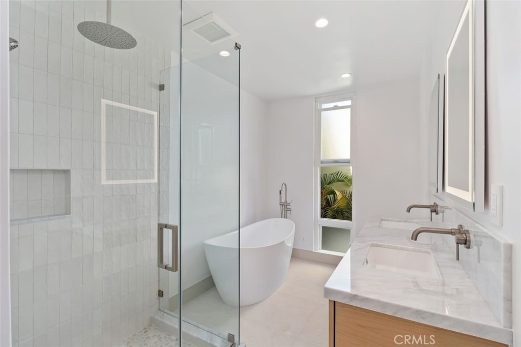 201 S La Esperanza R9