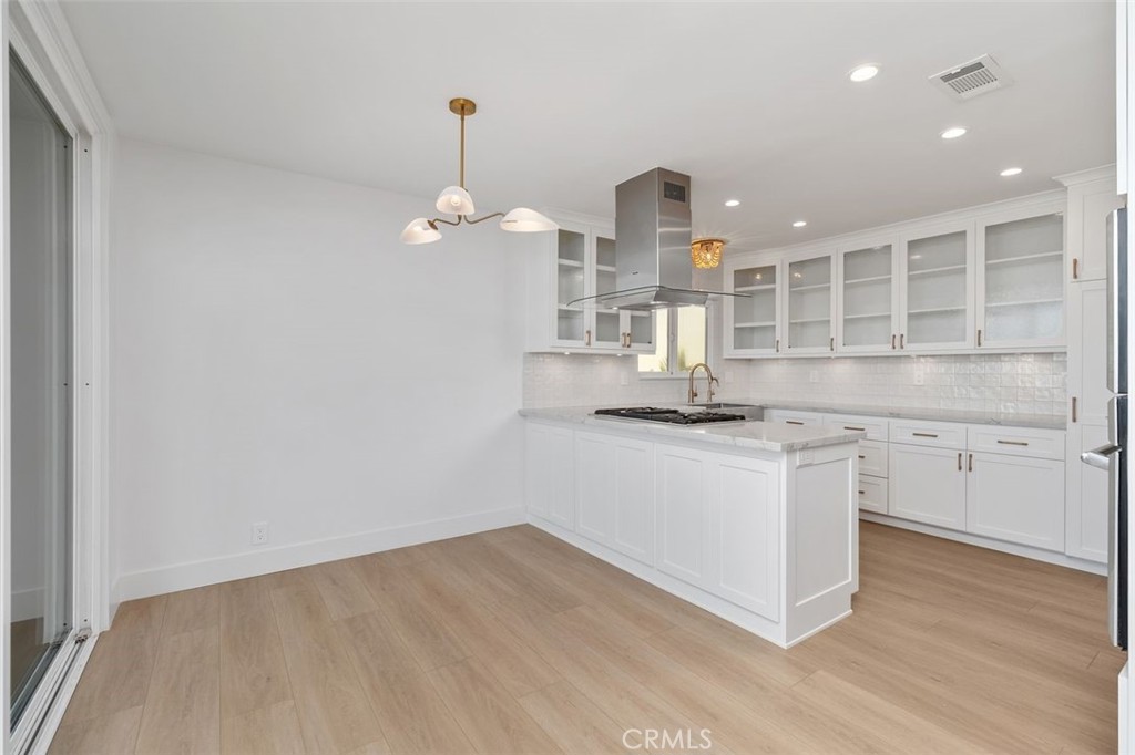 201 S La Esperanza R9