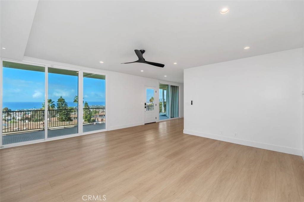 201 S La Esperanza R9