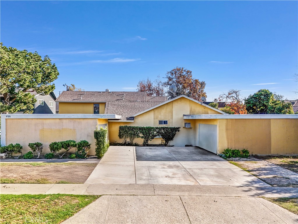 14522 Del Amo Avenue