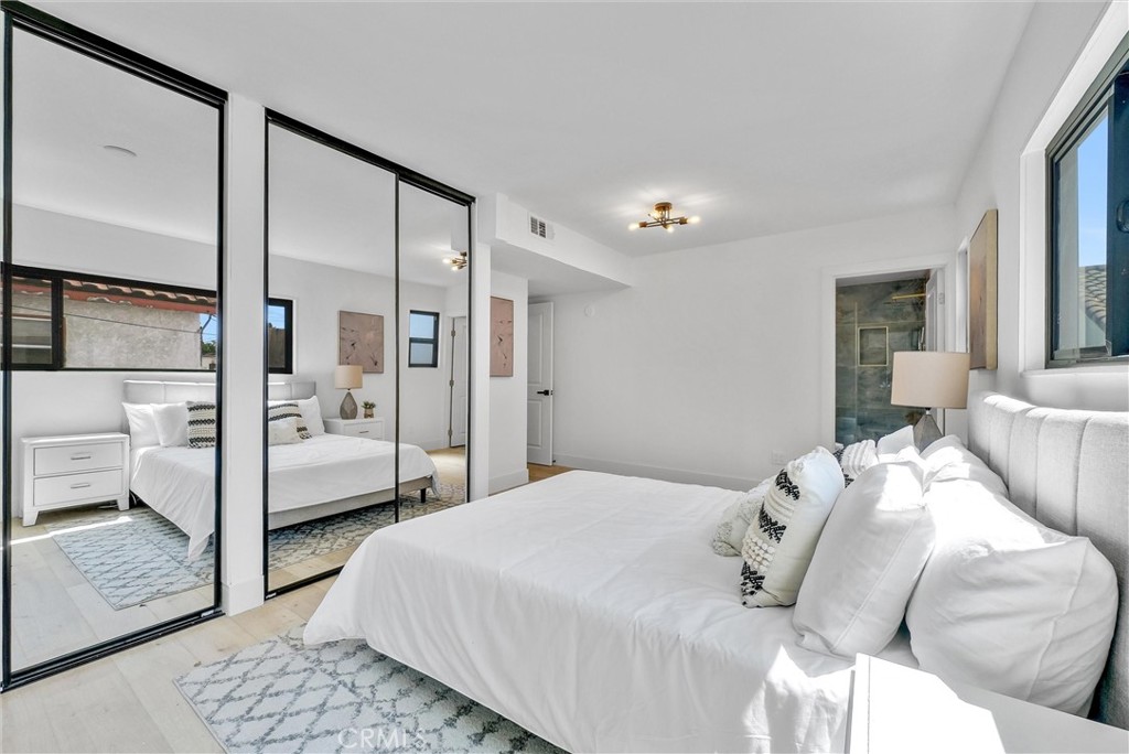 826 E Cameron Avenue