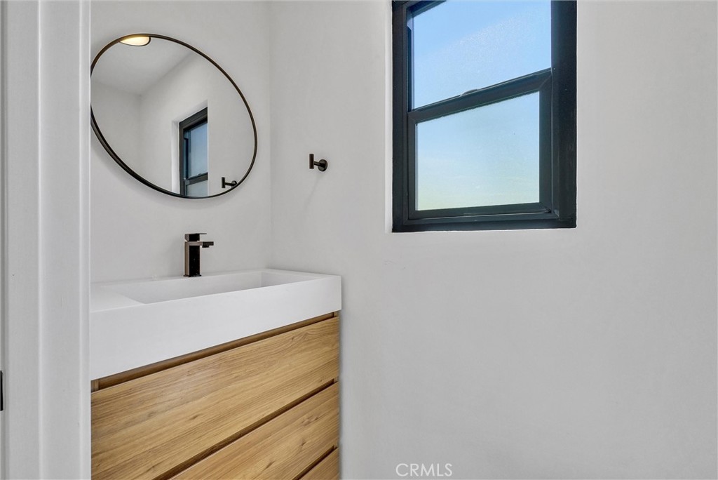 826 E Cameron Avenue