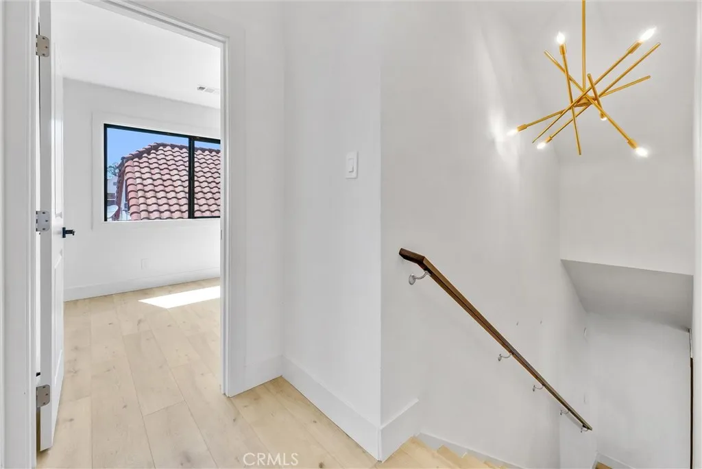 826 E Cameron Avenue