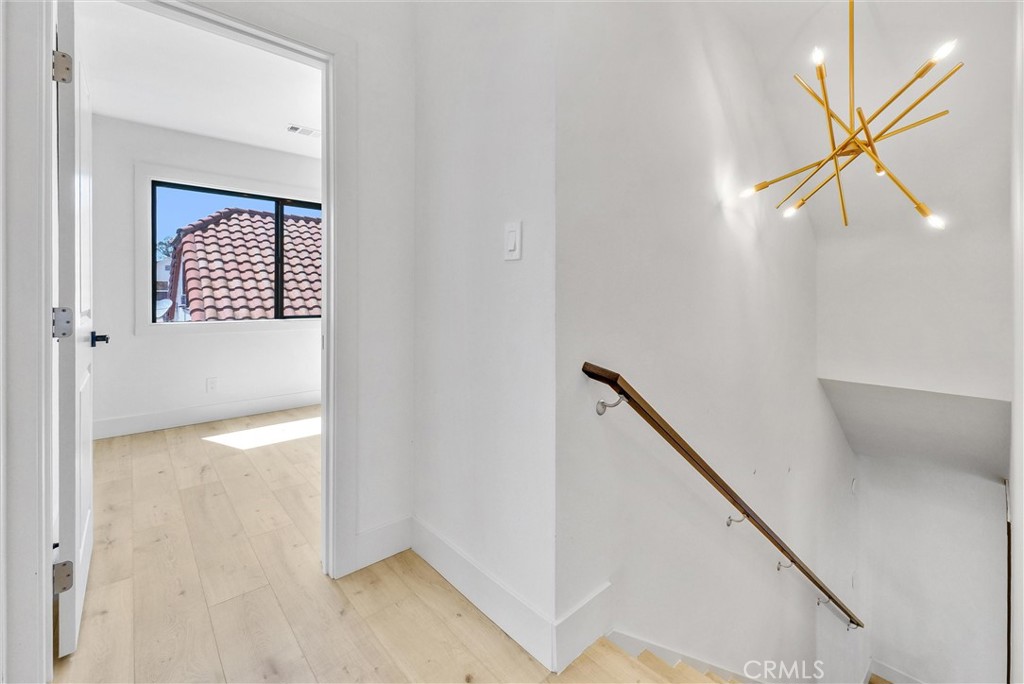 826 E Cameron Avenue