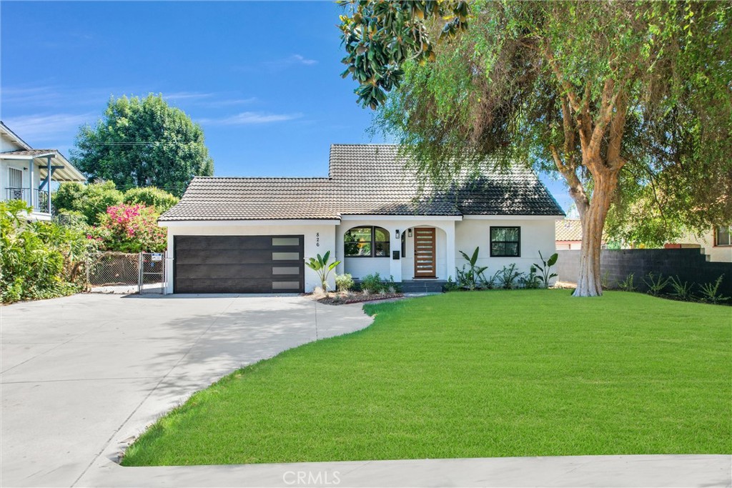 826 E Cameron Avenue