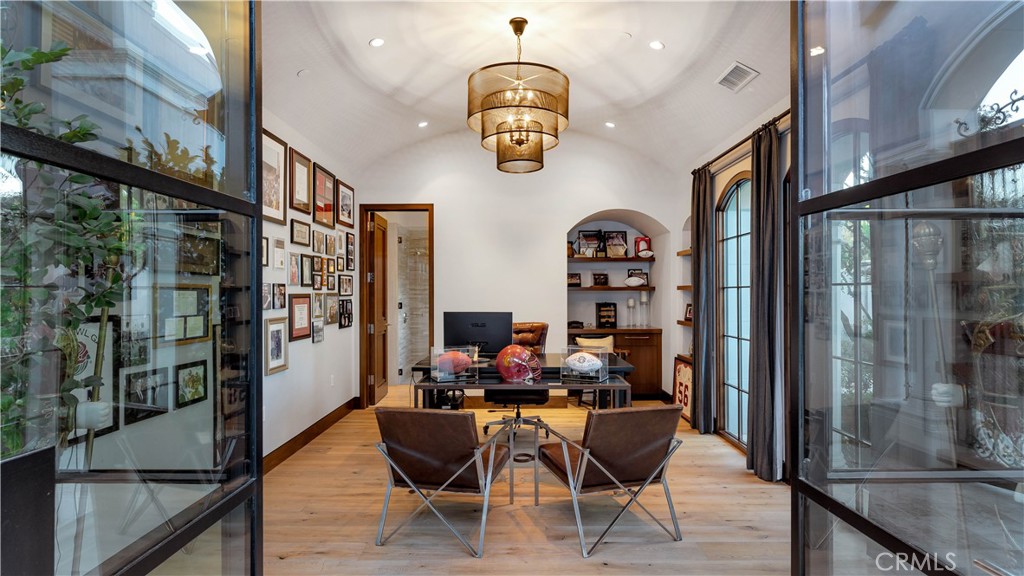 2 Thomas Road