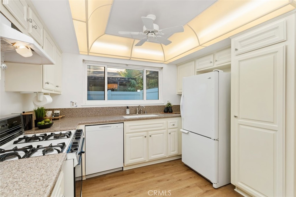 2278 Loma Alta Drive 8