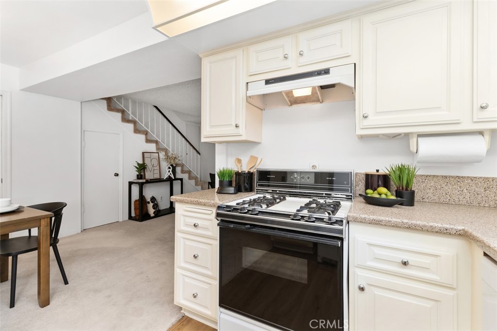 2278 Loma Alta Drive 8