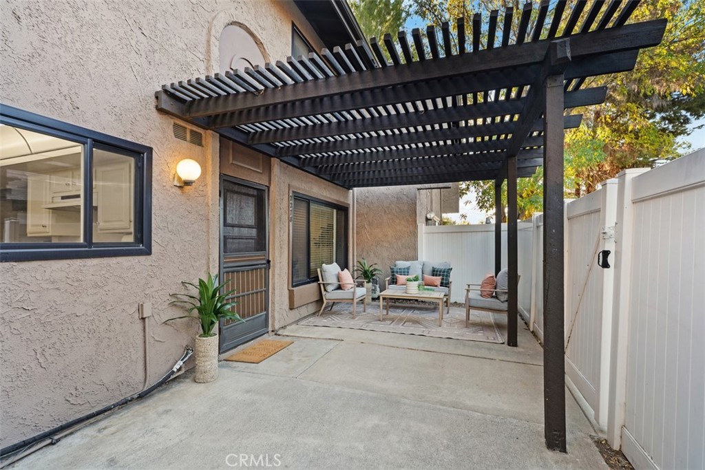 2278 Loma Alta Drive 8