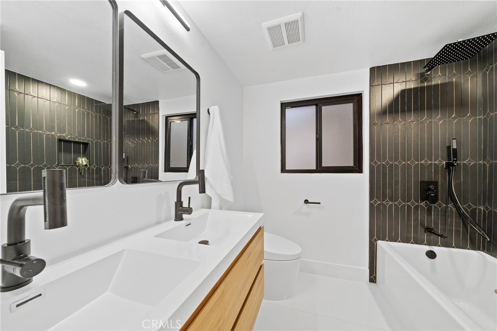 23641 Algiers Street