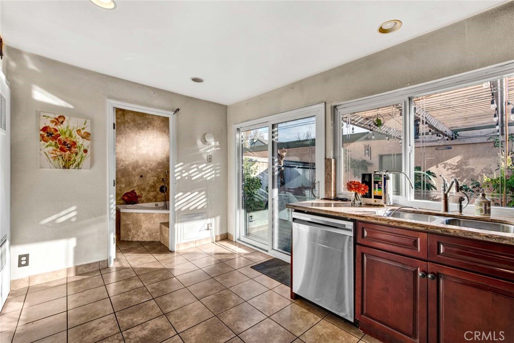 10841 Poly Court