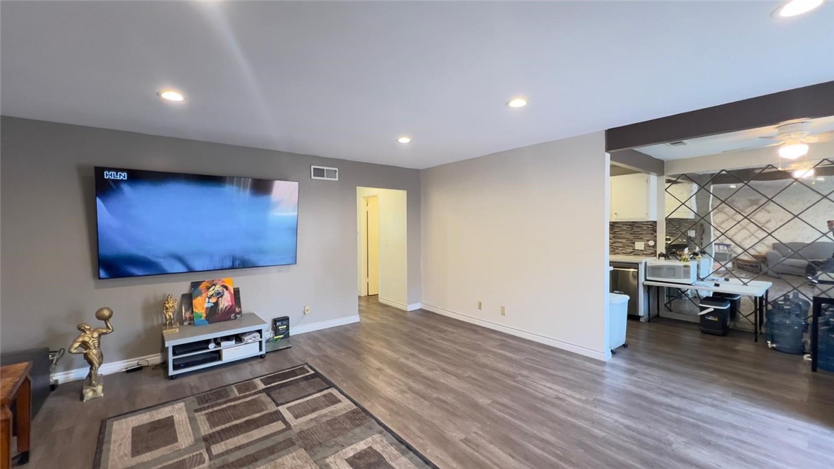 731 E Fairway Drive