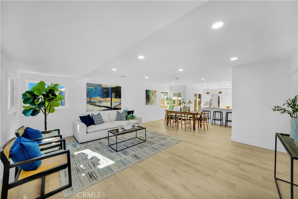 34071 Amber Lantern Street