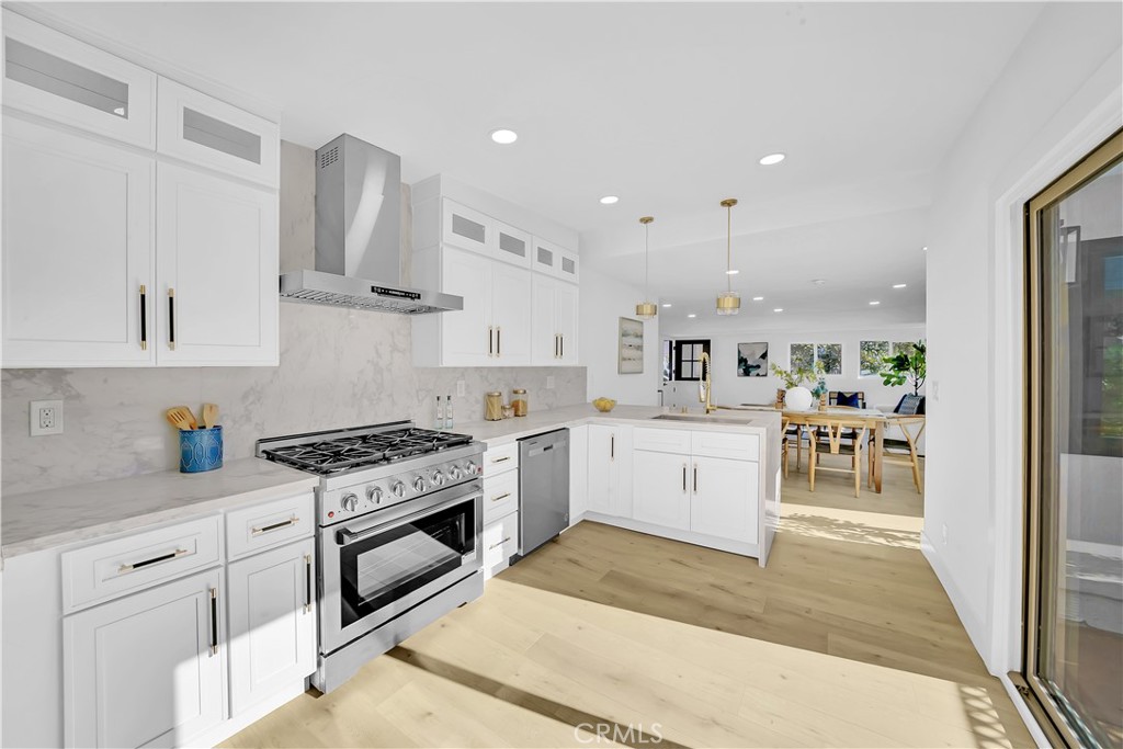 34071 Amber Lantern Street