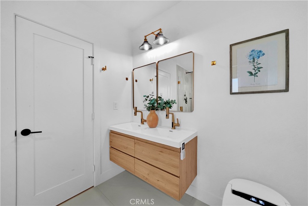 34071 Amber Lantern Street