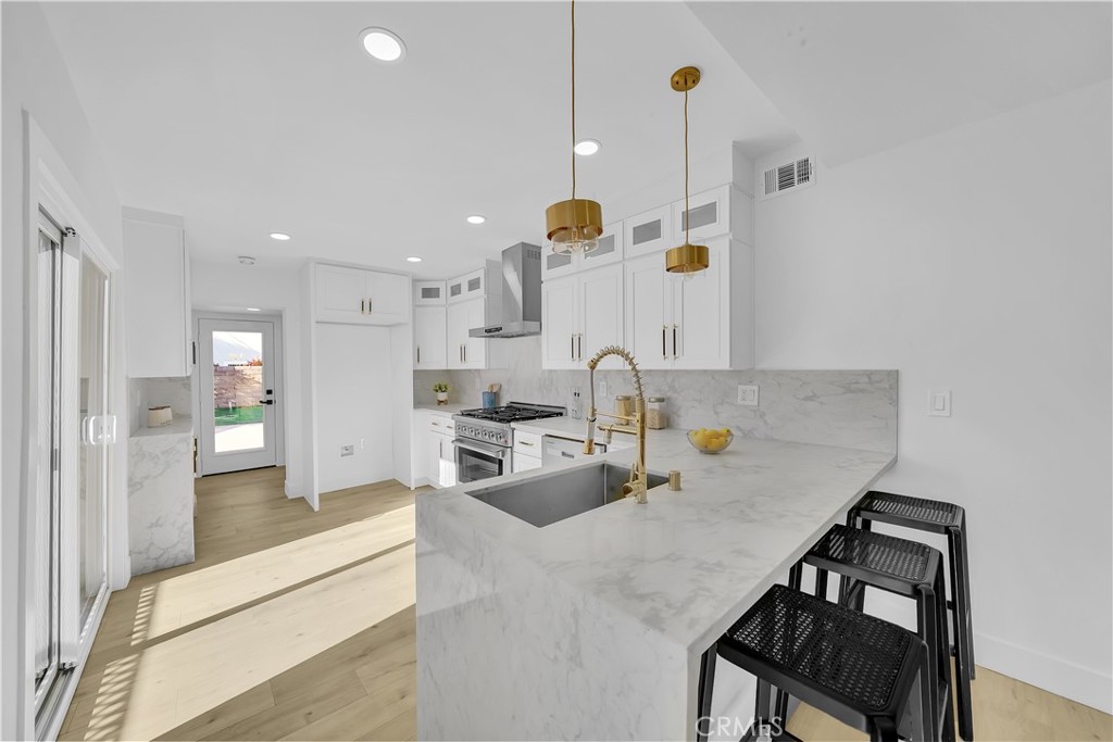 34071 Amber Lantern Street