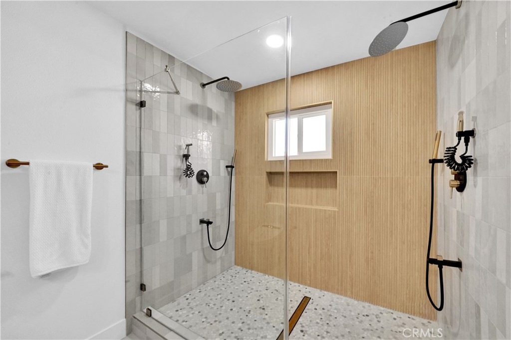 34071 Amber Lantern Street