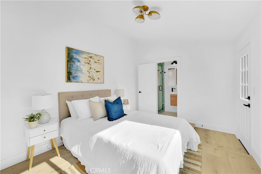 34071 Amber Lantern Street