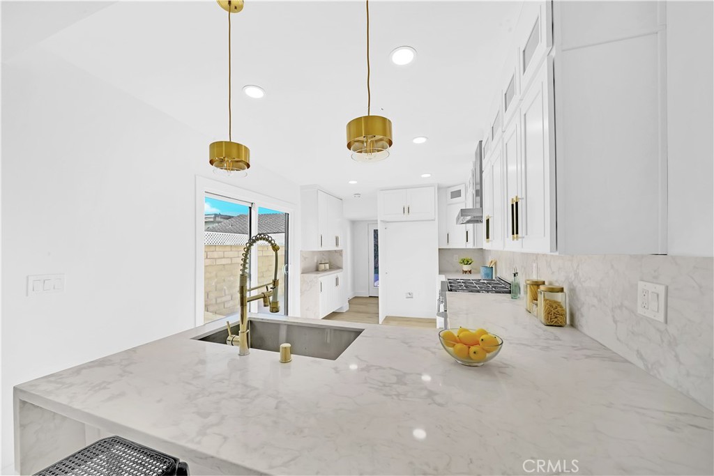 34071 Amber Lantern Street