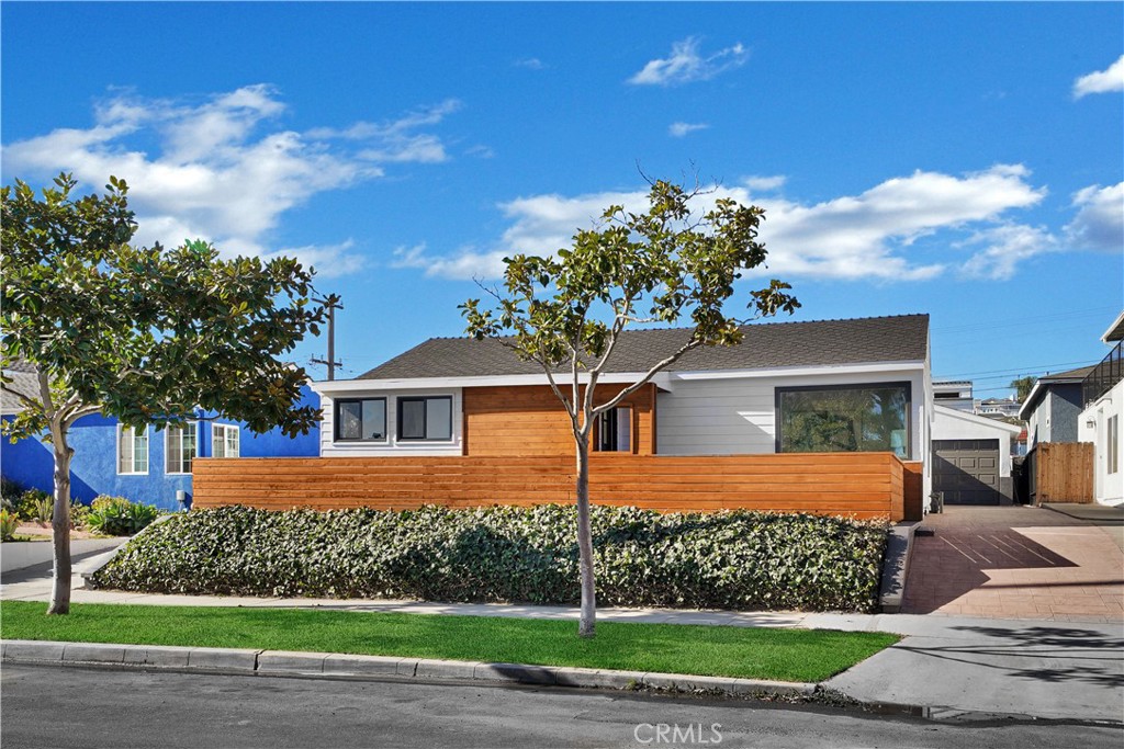 34071 Amber Lantern Street