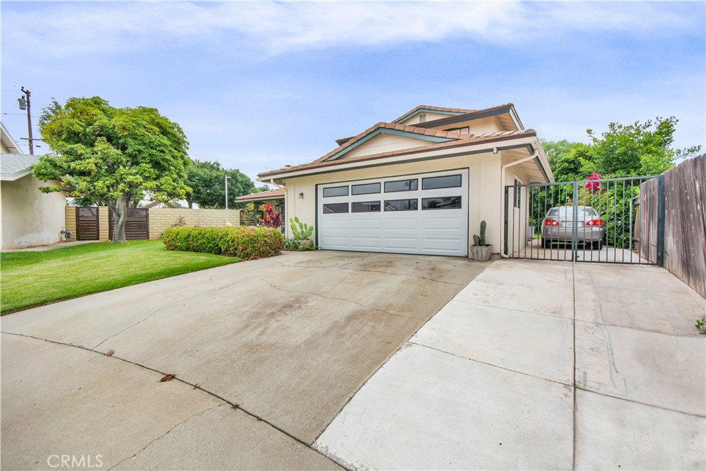 1858 Palm Drive E