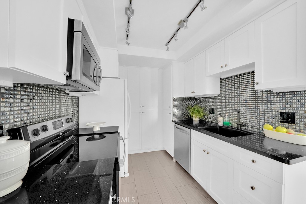 33852 Del Obispo Street 27