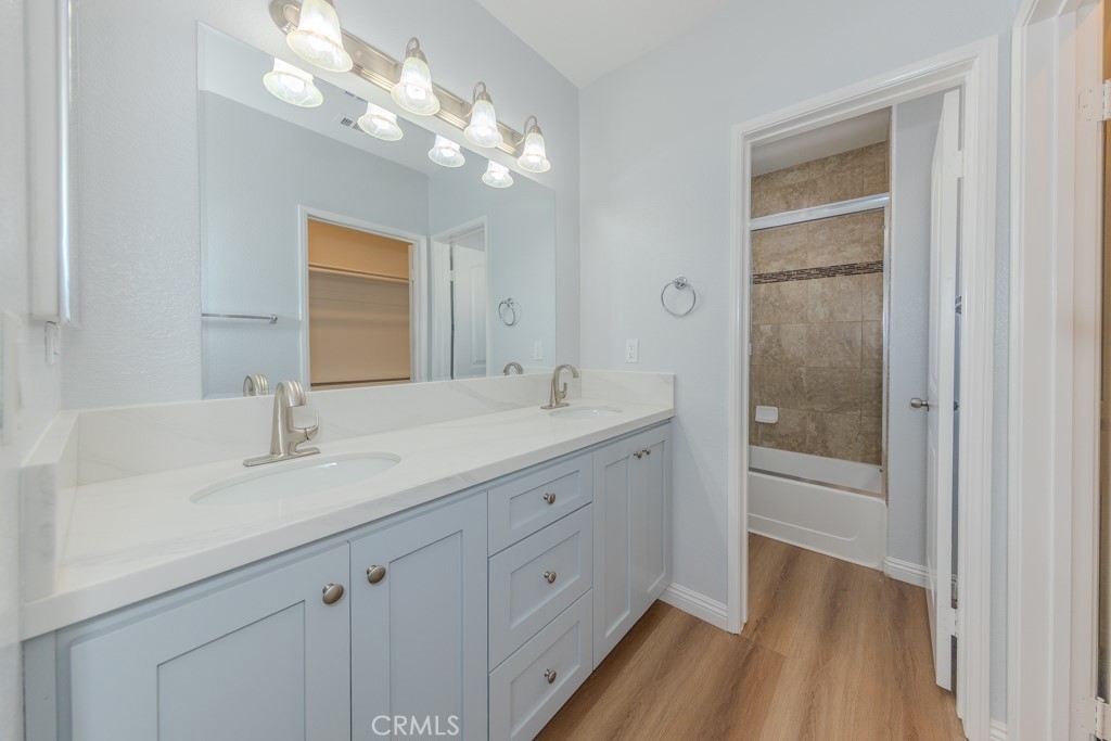 6180 Lincoln Avenue 7